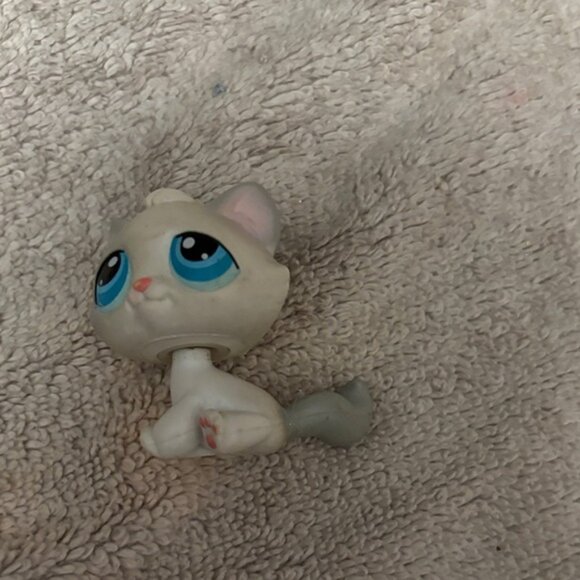 Hasbro Littlest Pet Shop Kitten Toy - Gray and White #53 - Picture 2 of 2